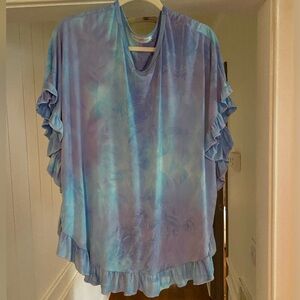 Super cute poncho style top. One size